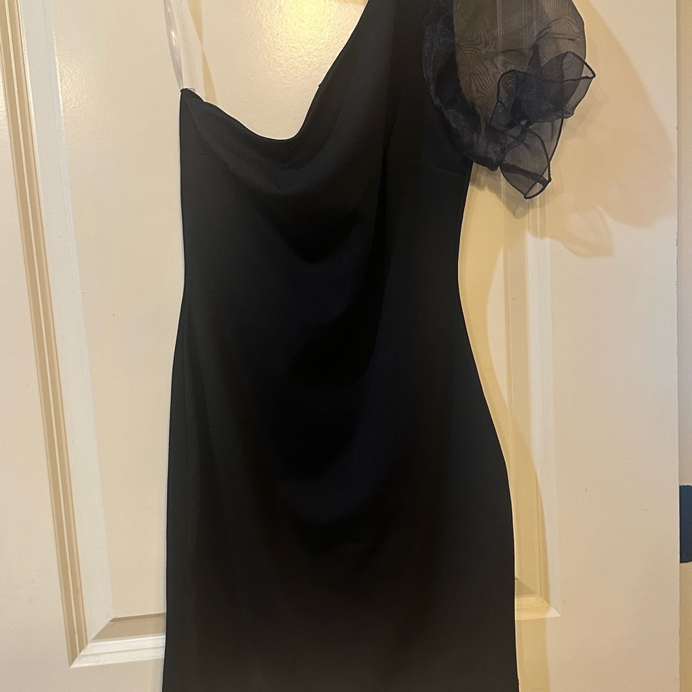 Elegant Black One-Shoulder Dress